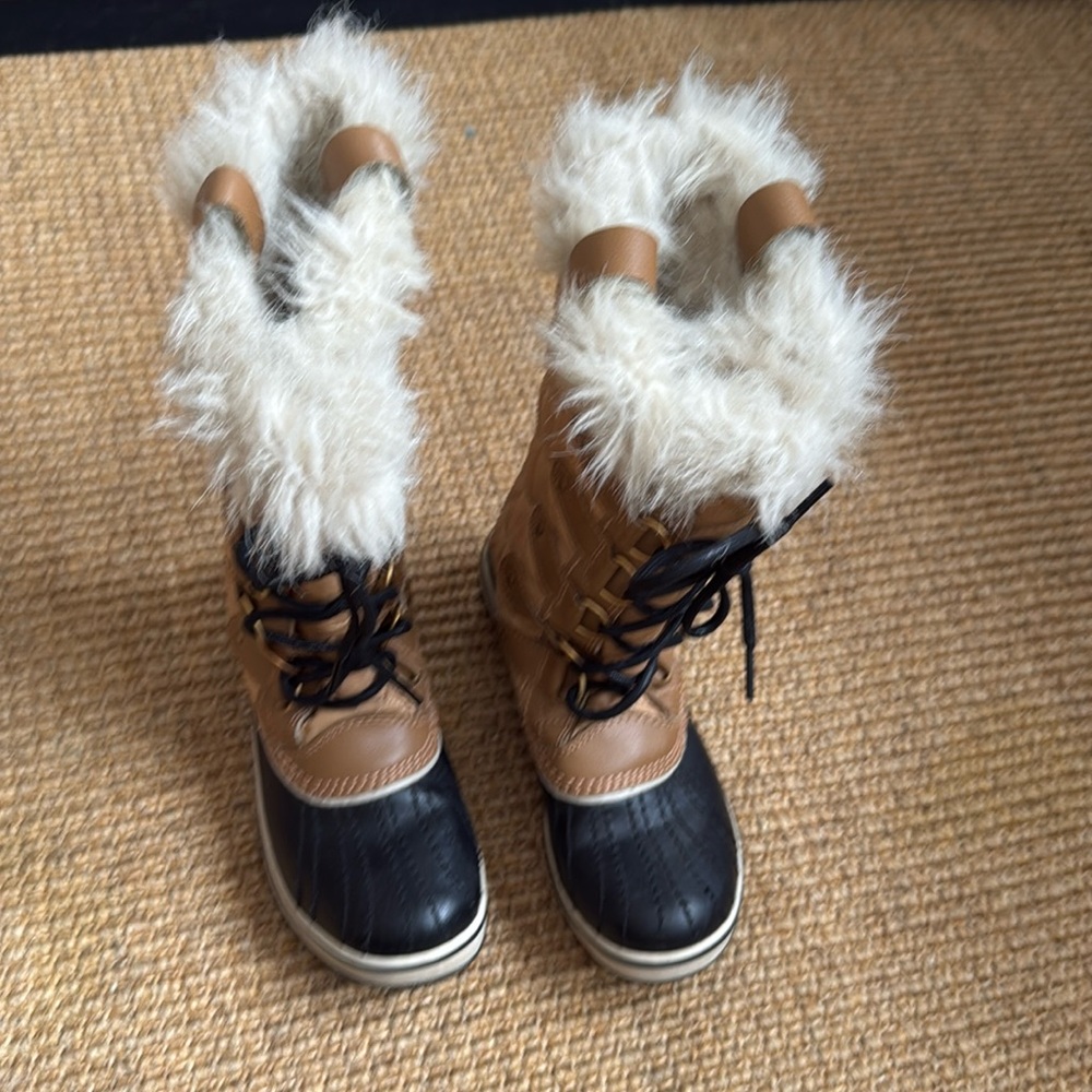 Sorel Tofino II Snow Cold Weather Boot in excellent condition!